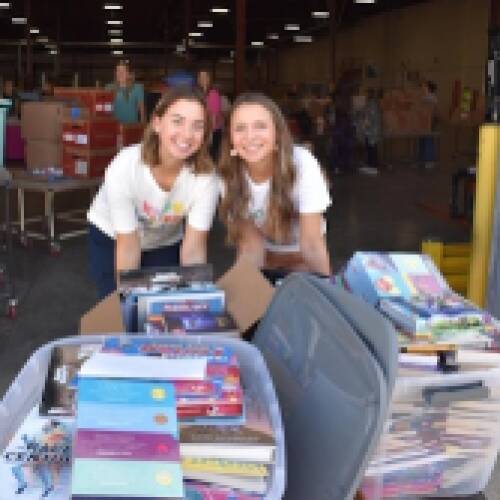 Education students receive classroom libraries